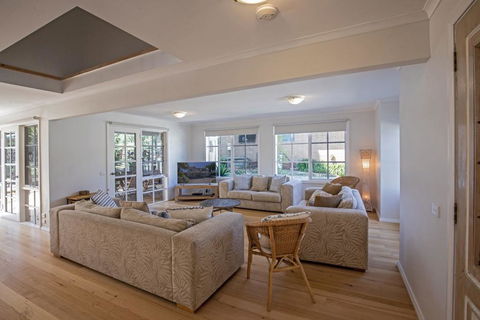 Chapel Island Retreat - Yamba Accommodation 1
