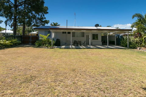 Charming Beach House - Yamba Accommodation 3