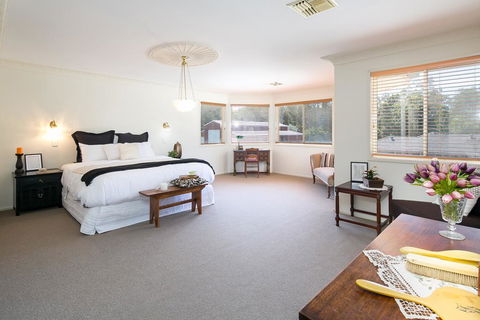 Charming Brisbane Acreage Pool - Yamba Accommodation 2