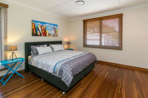 Charming Home By The Sea - Yamba Accommodation 2