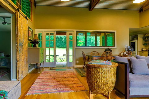 Chevys Rest - Yamba Accommodation 1