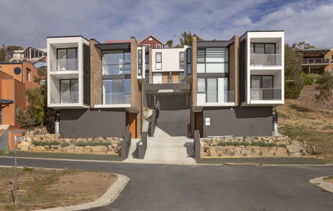 Chilam 'C' - Amazing Views With Modern Style - Yamba Accommodation 0