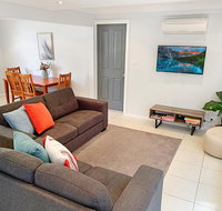 City Center - Modern 2-Bedroom Apartment - Yamba Accommodation