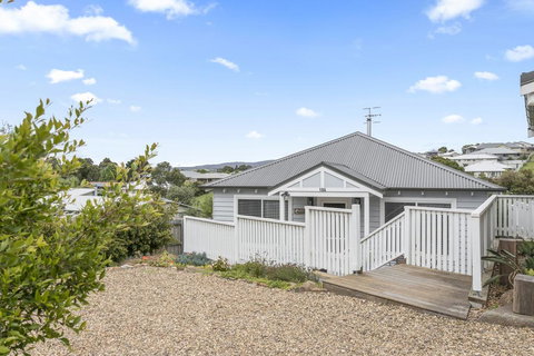 Claras Cottage - Yamba Accommodation 0
