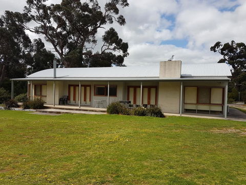 Classic Retreat - Yamba Accommodation 0