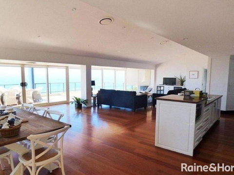 Cliff View - 62 Forresters Beach Road - Yamba Accommodation 2