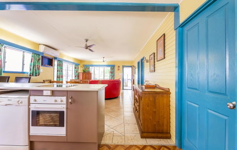 Clifton Beach House - Yamba Accommodation 2