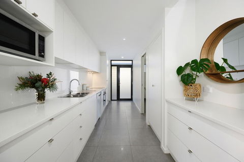 Coastal Living At Wikis - Yamba Accommodation 2