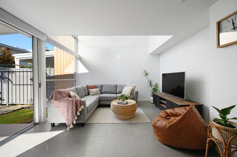 Coastal Living At Wikis - Yamba Accommodation 1