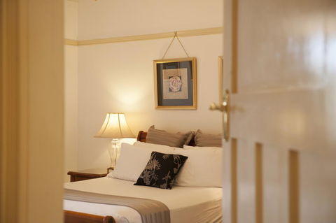 Cobb & Co Court Boutique Hotel - Yamba Accommodation 0