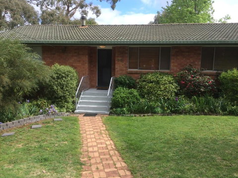 Cockatoo Corner - Armidale - Yamba Accommodation 0