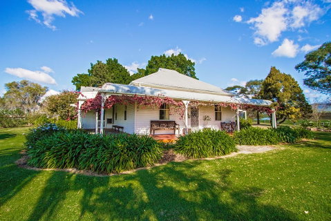 Cockfighters Ghost Vineyard Accommodation - Yamba Accommodation 2
