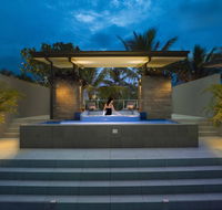 Coconut Grove - Yamba Accommodation