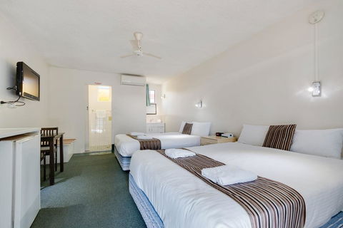 Coffs Harbour Pacific Palms Motel - Yamba Accommodation 3
