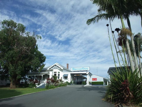 Colonial Court Motor Inn - Yamba Accommodation 0