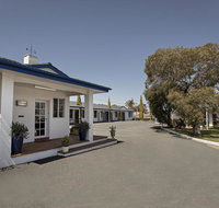 Colonial Motel  Apartments