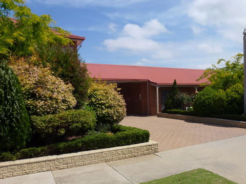 Colonial Motor Inn Bairnsdale Golden Chain Property - Yamba Accommodation 2