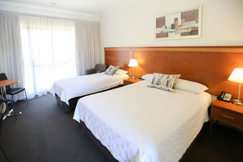 Comfort Inn Deakin Palms - Yamba Accommodation 3