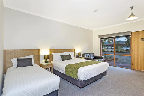 Comfort Inn Lady Augusta - Yamba Accommodation 2