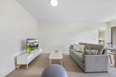 Comfy 2BR Suite Near Flemington Races, FREE Parking - Yamba Accommodation 1