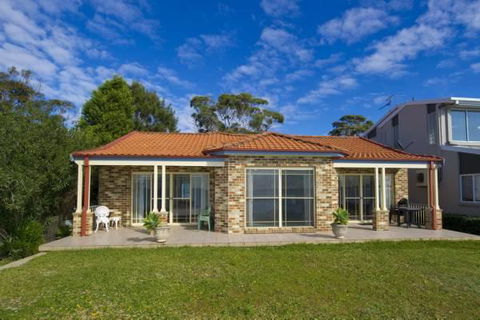Cook St 4 - Salamander Bay - Yamba Accommodation 1