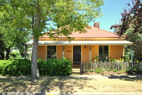 Cooma Cottage - Yamba Accommodation 0