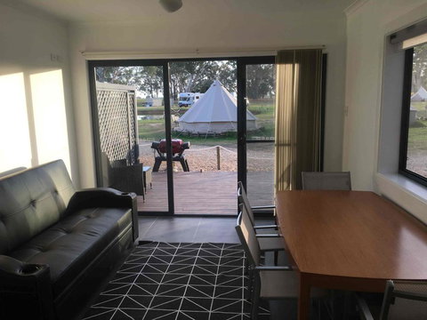 Coonawarra Cabins Unit A - Yamba Accommodation 2