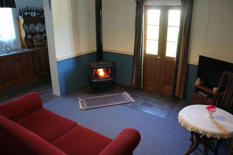 Coonawarra's Pyrus Cottage - Yamba Accommodation 1