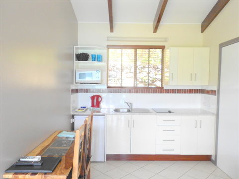 Coral Point Lodge - Yamba Accommodation 2