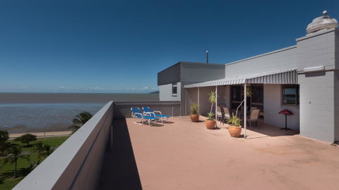 Coral Towers Holiday Suites - Yamba Accommodation 1