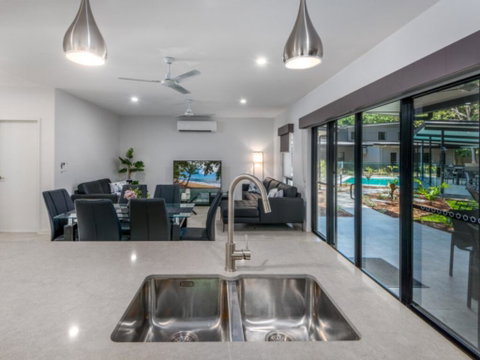 Corals - Tropicana Resort - Cli - Yamba Accommodation 1