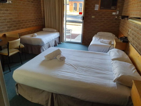 Corowa Golf Club Motel - Yamba Accommodation 1