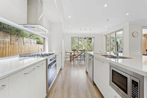 CORYMBIA - MOUNT MARTHA - Yamba Accommodation 1