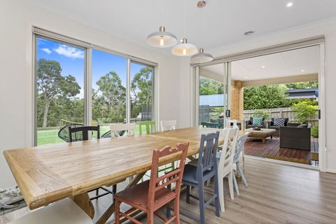 CORYMBIA - MOUNT MARTHA - Yamba Accommodation 2