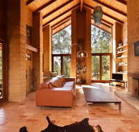 Corymbia Cottage - unique quirky private a guest favourite - Yamba Accommodation