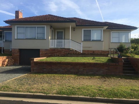 Costa Park Cottage Ena - Armidale - Yamba Accommodation 0