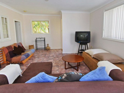 Cosy Cottage By The Sea - Yamba Accommodation 2