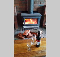 cosy cottage valley views - Yamba Accommodation