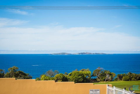 Countess Court Unit - Great Ocean Views - Yamba Accommodation 0