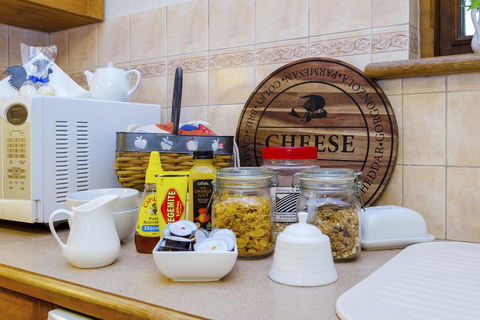 Country Pleasures Bed And Breakfast - Yamba Accommodation 2