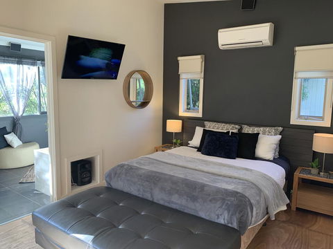 Couples Private Spa Retreat - Yamba Accommodation 0