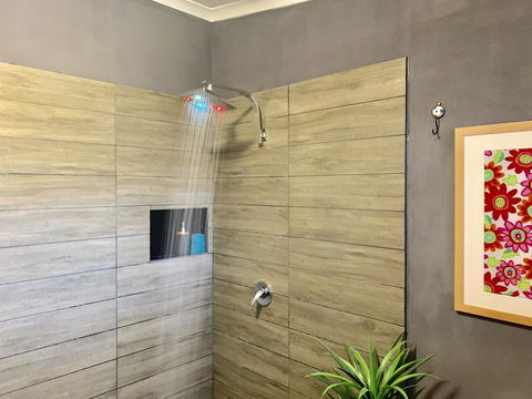 Couples Private Spa Retreat - Yamba Accommodation 1