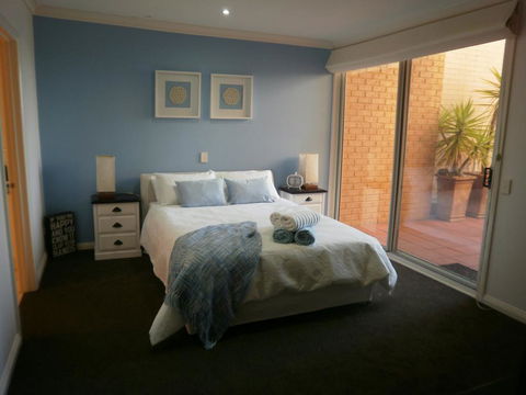 Cowes Beachfront Retreat - Yamba Accommodation 3