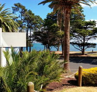 Cowes Partner Retreat - Beachfront - Yamba Accommodation