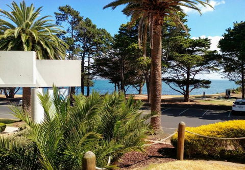 Cowes Partner Retreat - Beachfront - Yamba Accommodation 0