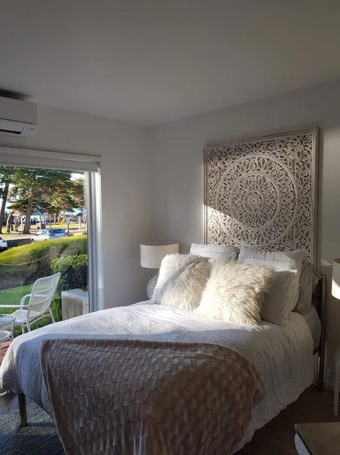 Cowes Partner Retreat - Beachfront - Yamba Accommodation 3