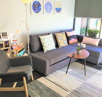 Cozy homely apartment CBR central - Yamba Accommodation