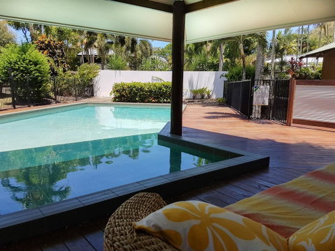 Crazy About Cairns Resort Living - 6 Bedrooms - Yamba Accommodation 0