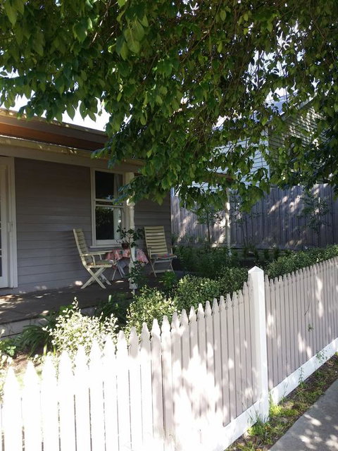 Cream Cottage - Yamba Accommodation 3
