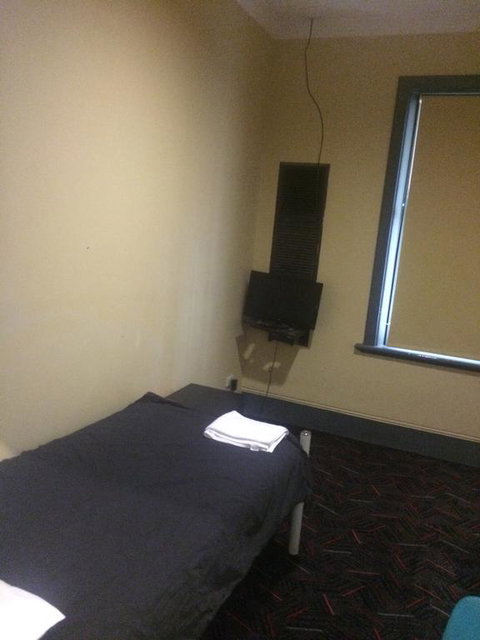 Cross Keys Hotel - Yamba Accommodation 3